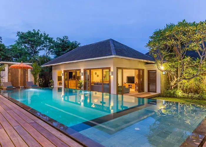 Сasa de vacaciones 5 Bedrooms 400m Berawa 12m Pool ! Canggu