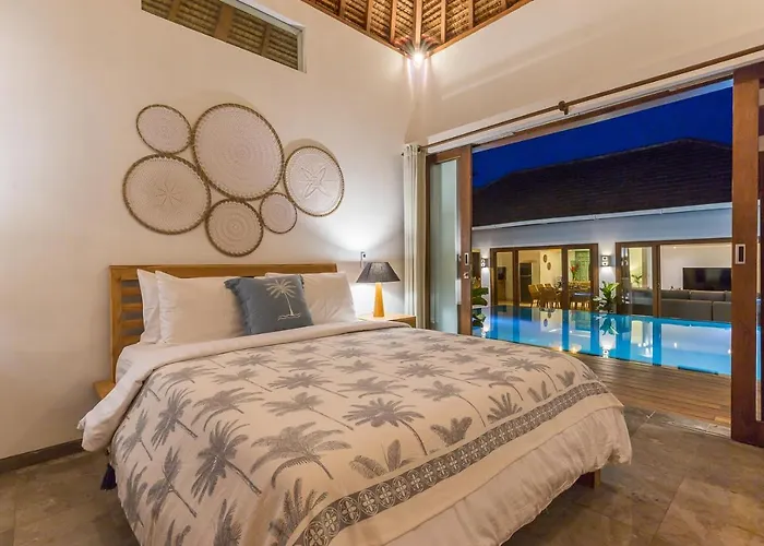 Сasa de vacaciones 5 Bedrooms 400m Berawa 12m Pool ! Canggu