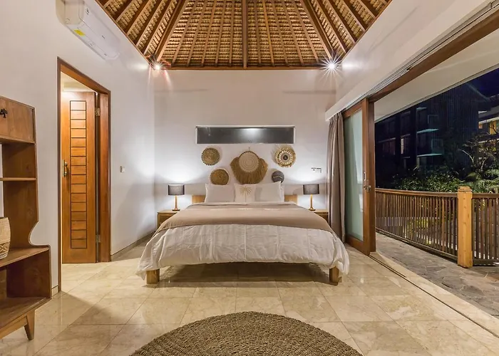 5 Bedrooms 400m Berawa 12m Pool ! Сasa de vacaciones Canggu