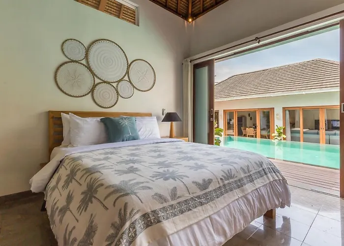 Сasa de vacaciones 5 Bedrooms 400m Berawa 12m Pool ! Canggu