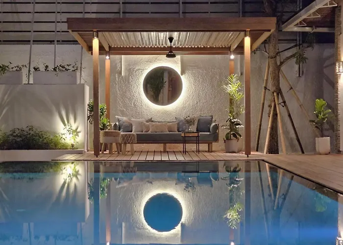 度假居 5 Bedrooms 400m Berawa 12m Pool !