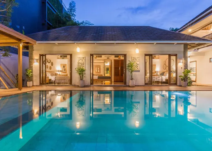 度假居 5 Bedrooms 400m Berawa 12m Pool ! 坎古