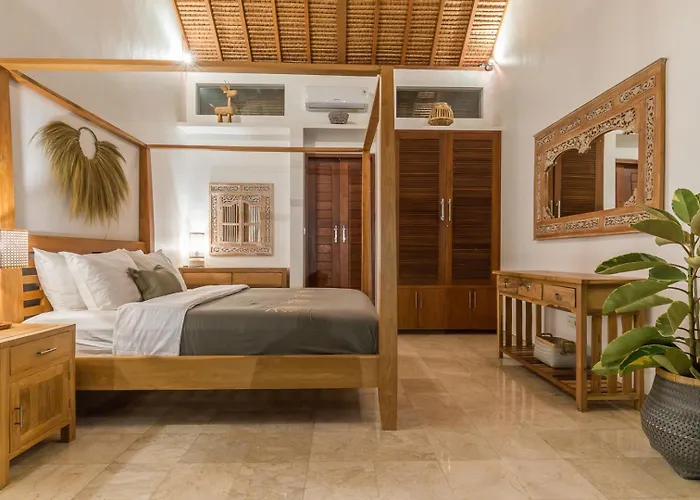 5 Bedrooms 400m Berawa 12m Pool ! 度假居 *