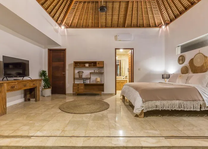 5 Bedrooms 400m Berawa 12m Pool ! * 坎古